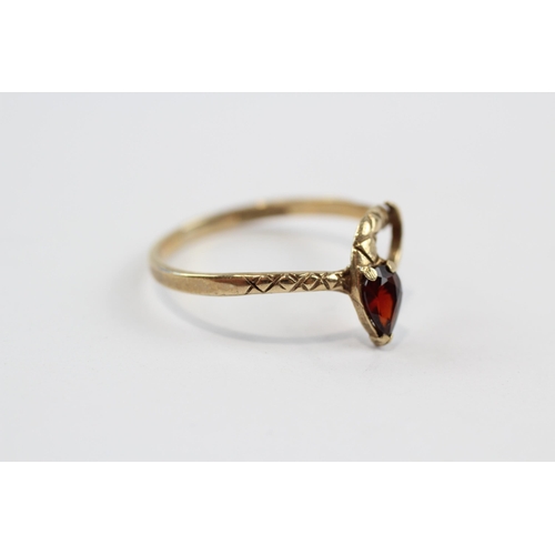 75 - 9ct Gold Garnet Snake Ring (1.4g) R