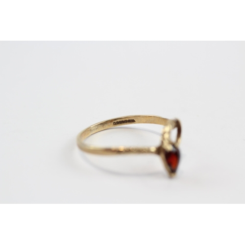 75 - 9ct Gold Garnet Snake Ring (1.4g) R