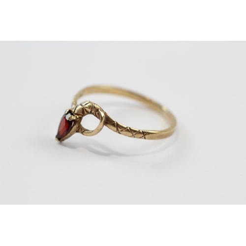 75 - 9ct Gold Garnet Snake Ring (1.4g) R