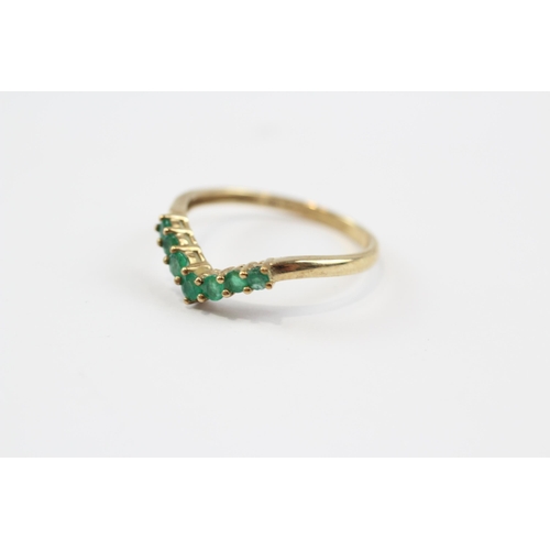 76 - 9ct Gold Emerald Seven Stone Ring (1.4g) P