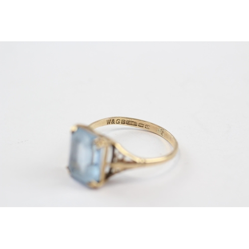 79 - 9ct Gold Blue Paste Single Stone Ring (1.8g) M