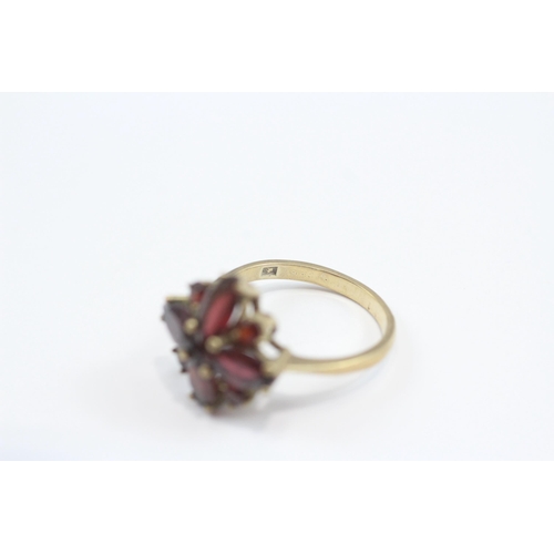 83 - 9ct Gold Garnet Starburst Ring (3.7g) Q 1/2