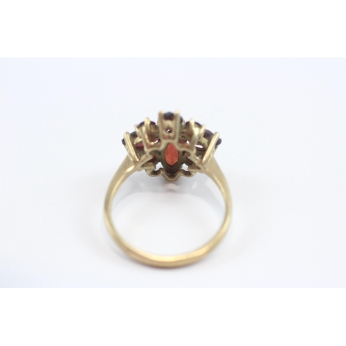 83 - 9ct Gold Garnet Starburst Ring (3.7g) Q 1/2