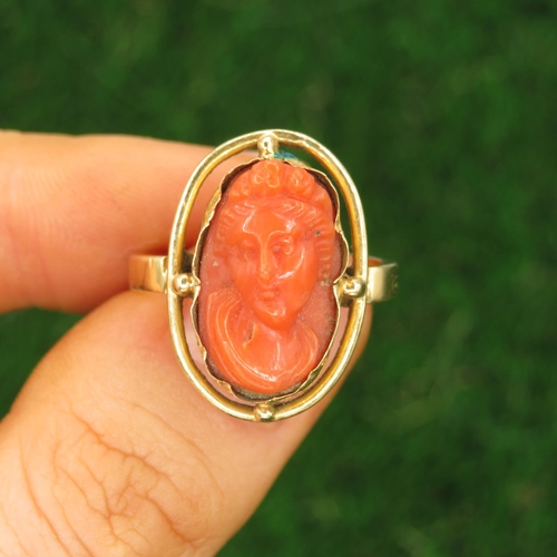 248 - 18ct Gold Antique Coral Cameo Single Stone Ring (5.2g) Size  L