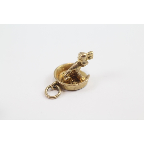 109 - 9ct Gold Vintage Dog In Dog-Basket Charm (2.5g)