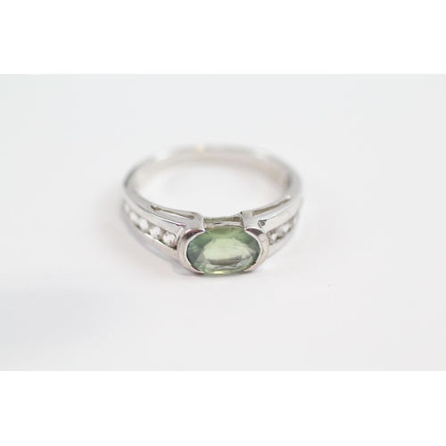 116 - 9ct White Gold Prehnite And White Topaz Set Dress Ring (3.4g) Size  O