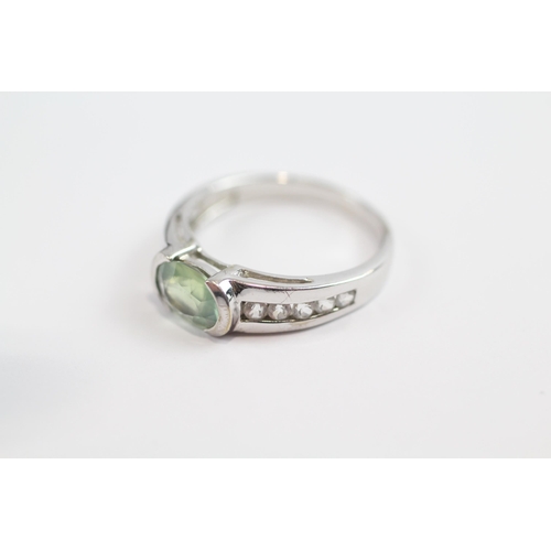 116 - 9ct White Gold Prehnite And White Topaz Set Dress Ring (3.4g) Size  O