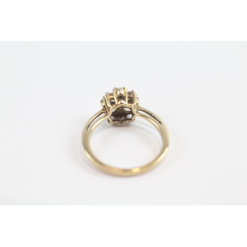 121 - 9ct Gold White Gemstone Set Cluster Ring (2.7g) Size  N