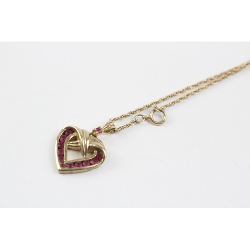 122 - 9ct Gold Vintage Ruby Set Heart Shaped Pendant Necklace (4.7g)