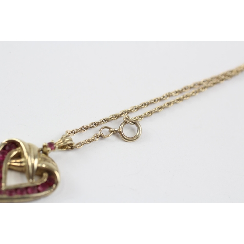 122 - 9ct Gold Vintage Ruby Set Heart Shaped Pendant Necklace (4.7g)