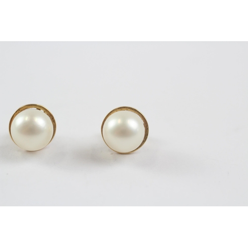 13 - 14ct Gold Cultured Pearl Set Stud Earrings (2.4g)
