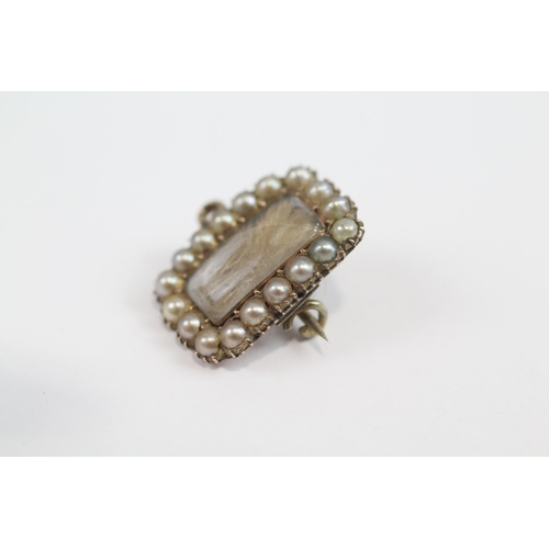 151 - 8ct Gold Antique Split Pearl Mourning Brooch With Hairwork Panel & Base Metal Pin (4.2g)