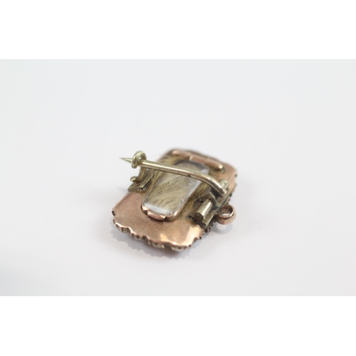151 - 8ct Gold Antique Split Pearl Mourning Brooch With Hairwork Panel & Base Metal Pin (4.2g)