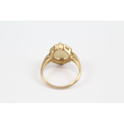 39 - 10kt Gold Vintage Square Cut Opal Set Dress Ring (3g) Size  M