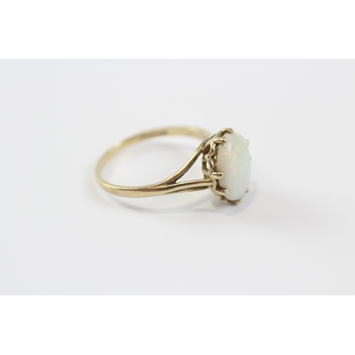 46 - 9ct Gold White Opal Single Stone Ring (2.2g) Size  Q