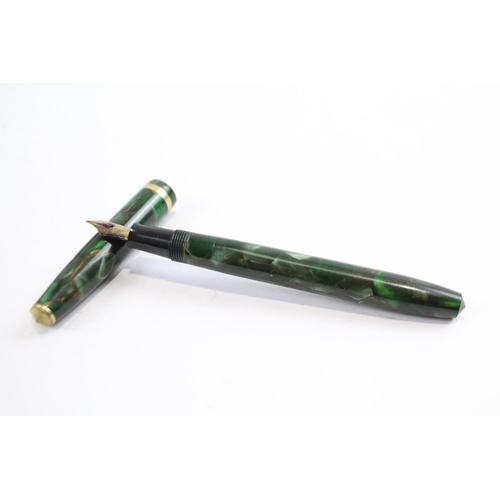 475 - Vintage CONWAY STEWART 12 Green FOUNTAIN PEN w/ 14ct Gold Nib WRITING