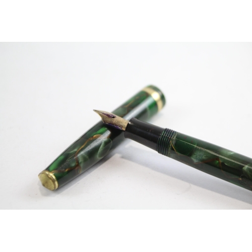 475 - Vintage CONWAY STEWART 12 Green FOUNTAIN PEN w/ 14ct Gold Nib WRITING