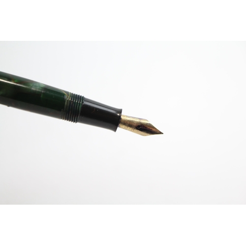 475 - Vintage CONWAY STEWART 12 Green FOUNTAIN PEN w/ 14ct Gold Nib WRITING