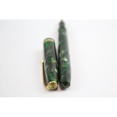 475 - Vintage CONWAY STEWART 12 Green FOUNTAIN PEN w/ 14ct Gold Nib WRITING