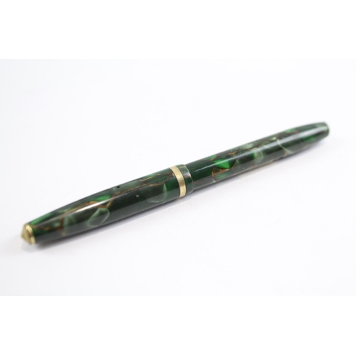 475 - Vintage CONWAY STEWART 12 Green FOUNTAIN PEN w/ 14ct Gold Nib WRITING