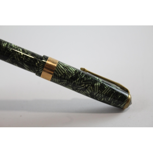 476 - Vintage CONWAY STEWART 27 Green FOUNTAIN PEN w/ 14ct Gold Nib WRITING