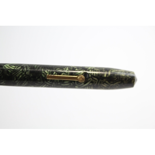 477 - Vintage CONWAY STEWART 28 Green FOUNTAIN PEN w/ 14ct Gold Nib WRITING