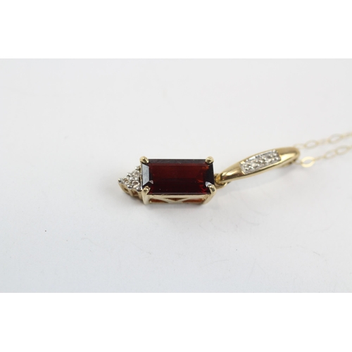 49 - 9ct Gold Garnet & Clear Gemstone Pendant Necklace (2.2g)