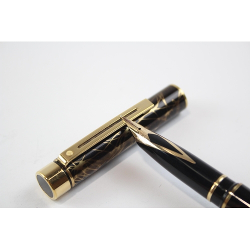 497 - Vintage SHEAFFER Targa Brown Lacquer FOUNTAIN PEN w/ 14ct Gold Nib WRITING