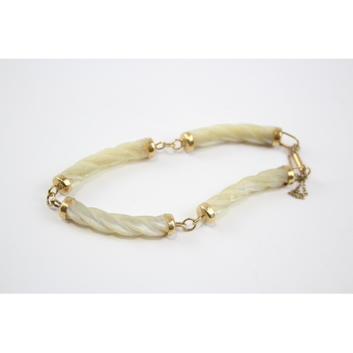 6 - 9ct Gold Carved Mother-Of-Pearl Panel Bracelet (13.2g)