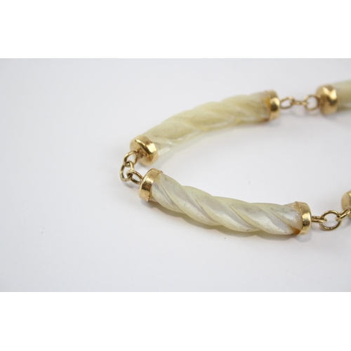 6 - 9ct Gold Carved Mother-Of-Pearl Panel Bracelet (13.2g)