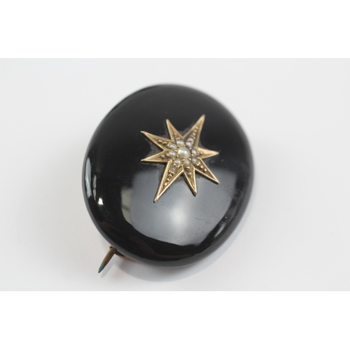 8 - 9ct Gold Antique Onyx And Seed Pearl Starburst Detail Hidden Locket Mourning Brooch (17.7g)