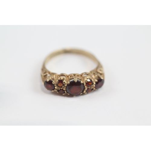 82 - 9ct Gold Vintage Garnet Set Dress Ring (2.9g) Size  N