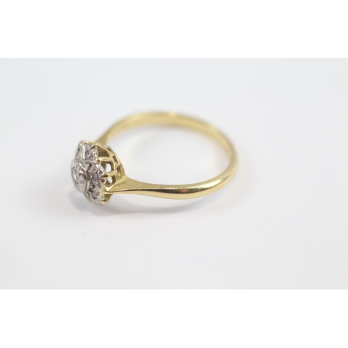 88 - 18ct Gold Vintage Diamond Set Cluster Ring (3.5g) Size  P