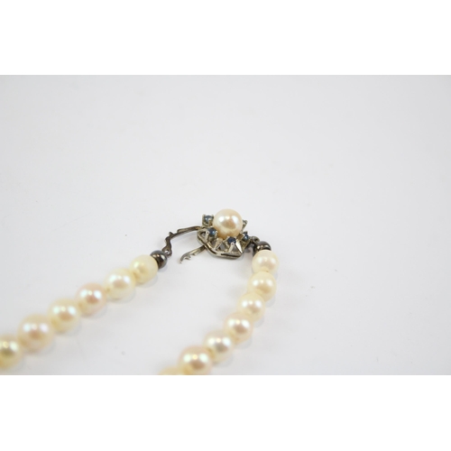 95 - 14ct Gold Cultured Pearl And Sapphire Set Clasp In A Cultured Pearl Necklace (29.6g)