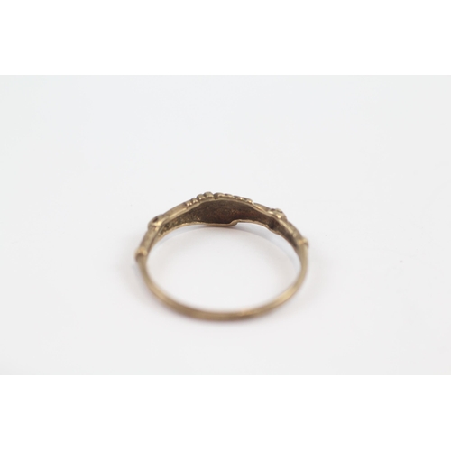 98 - 9ct Gold Vintage Fede Style Clasped Hand Ring (1.7g) Size  R 1/2