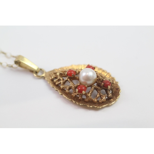 102 - 9ct Gold Coral & Cultured Pearl Pendant Necklace (2.8g)