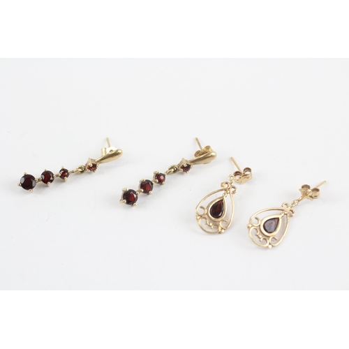 110 - 2 X 9ct Gold Garnet Drop Earrings (3g)