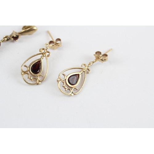 110 - 2 X 9ct Gold Garnet Drop Earrings (3g)