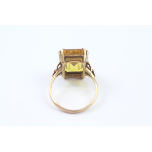 114 - 9ct Gold Synthetic Yellow Sapphire Statement Ring (5.2g) Size  P