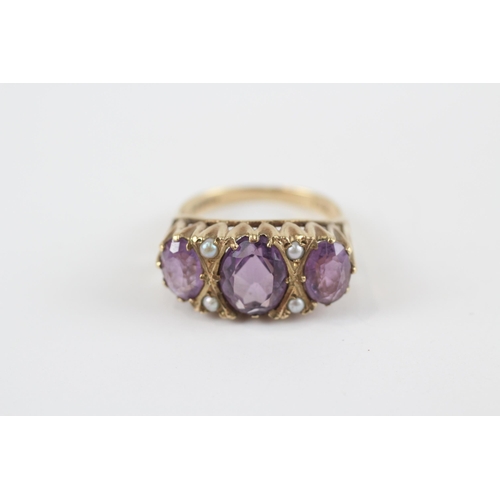 122 - 9ct Gold Amethyst Three Stone Ring With Seed Pearl Dividers (4.1g) Size  O