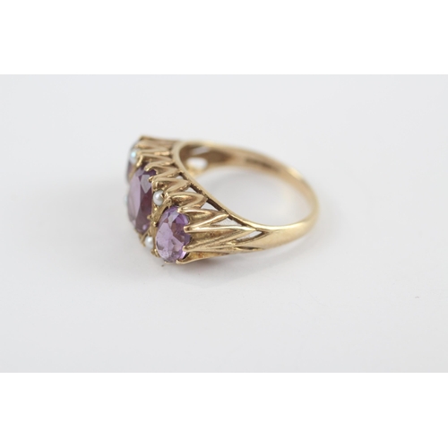 122 - 9ct Gold Amethyst Three Stone Ring With Seed Pearl Dividers (4.1g) Size  O