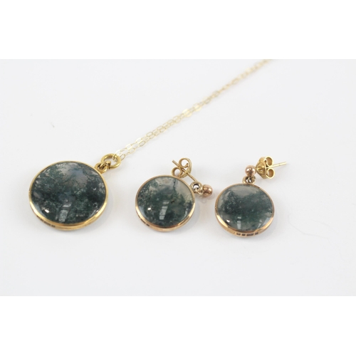 139 - 9ct Gold Vintage Moss Agate Necklace & Drop Paired Earrings Set (7.6g)