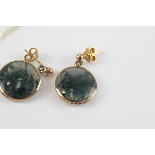 139 - 9ct Gold Vintage Moss Agate Necklace & Drop Paired Earrings Set (7.6g)