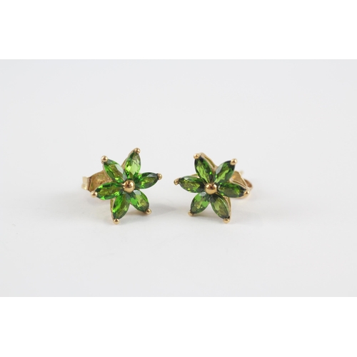 141 - 9ct Gold Diopside Floral Paired Earrings (1.7g)