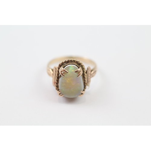 163 - 9ct Gold Antique Claw Set Opal Ring (2.9g) Size  K