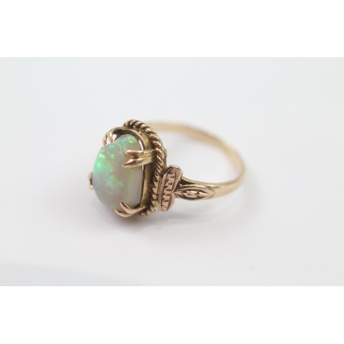 163 - 9ct Gold Antique Claw Set Opal Ring (2.9g) Size  K