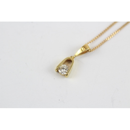 169 - 18ct Gold Diamond Single Stone Pendant Necklace (2.1g)