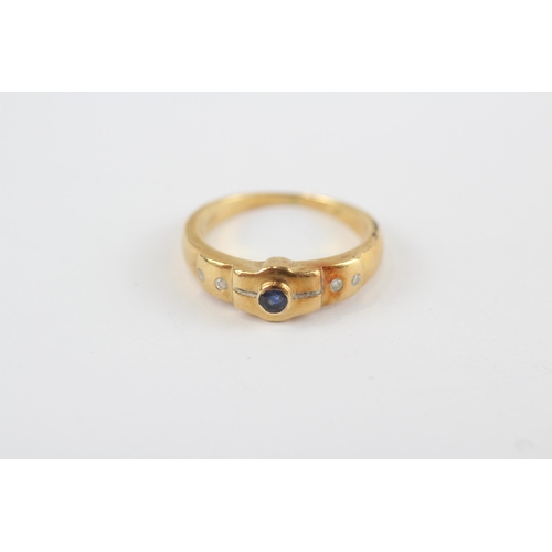 171 - 18ct Gold Diamond & Sapphire Five Stone Ring (3.9g) Size  L