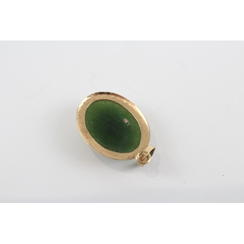 175 - 15Ct Gold Nephrite Oval Pendant Necklace With 9ct Chain (2.2g)