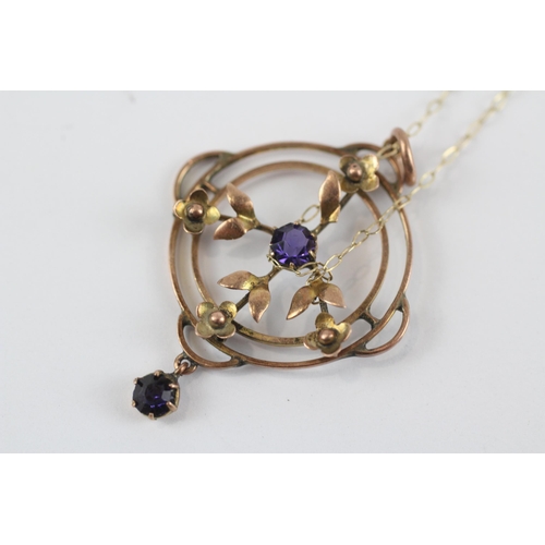 184 - 9ct Gold Antique Purple Paste Floral Openwork Pendant Necklace (2.2g)